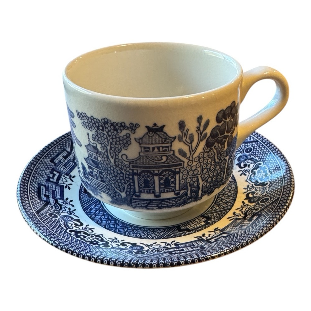 Churchill England Blue Willow Cup & Saucer Set - Picture 2 of 6